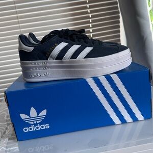 New in Box adidas Sneakers in Navy and White Platform High Rise